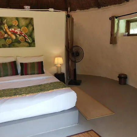 Baan Farang Homestay Phra Saeng Ban Nam Dam Exterior photo