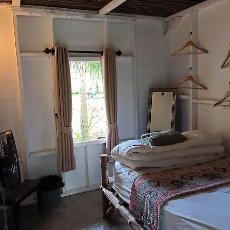 Baan Farang Homestay Phra Saeng Ban Nam Dam Exterior photo