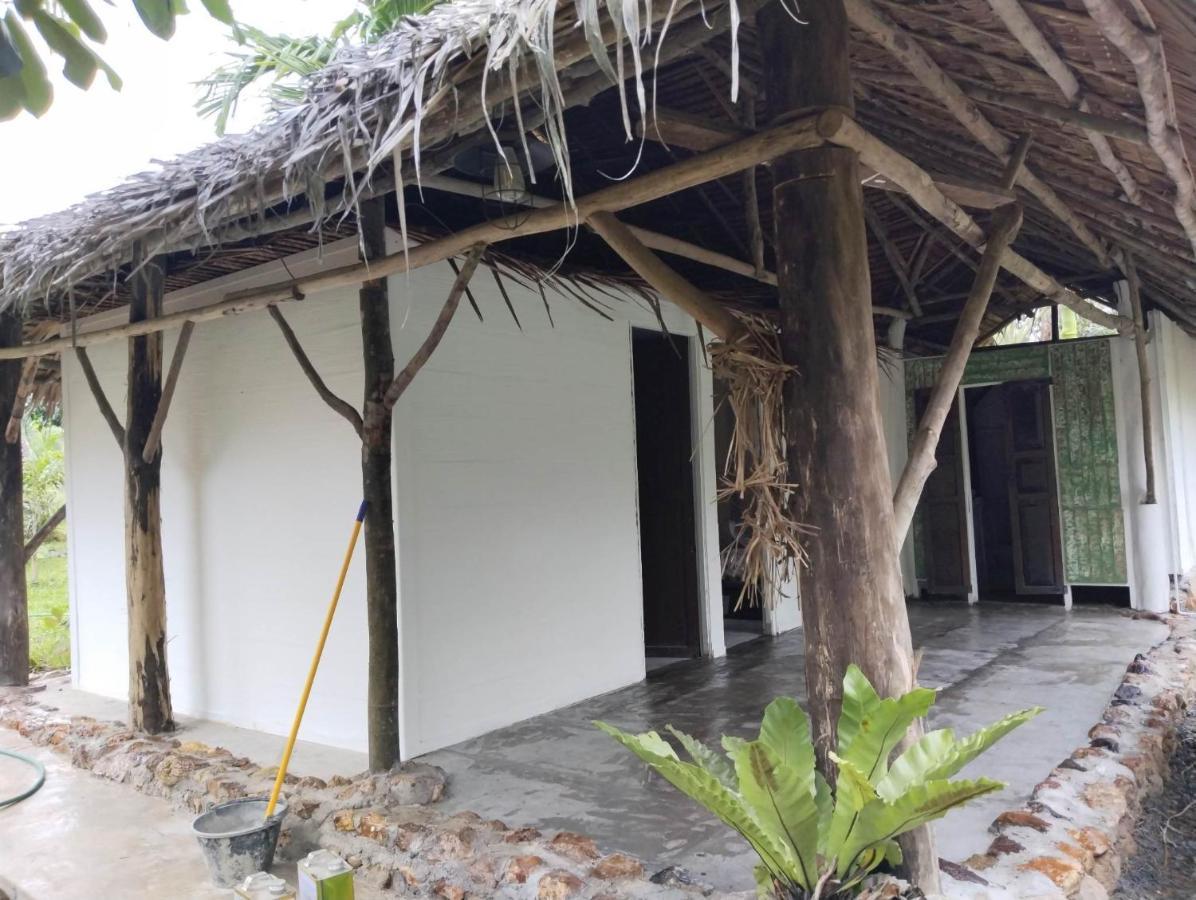 Baan Farang Phra Saeng * Ban Nam Dam