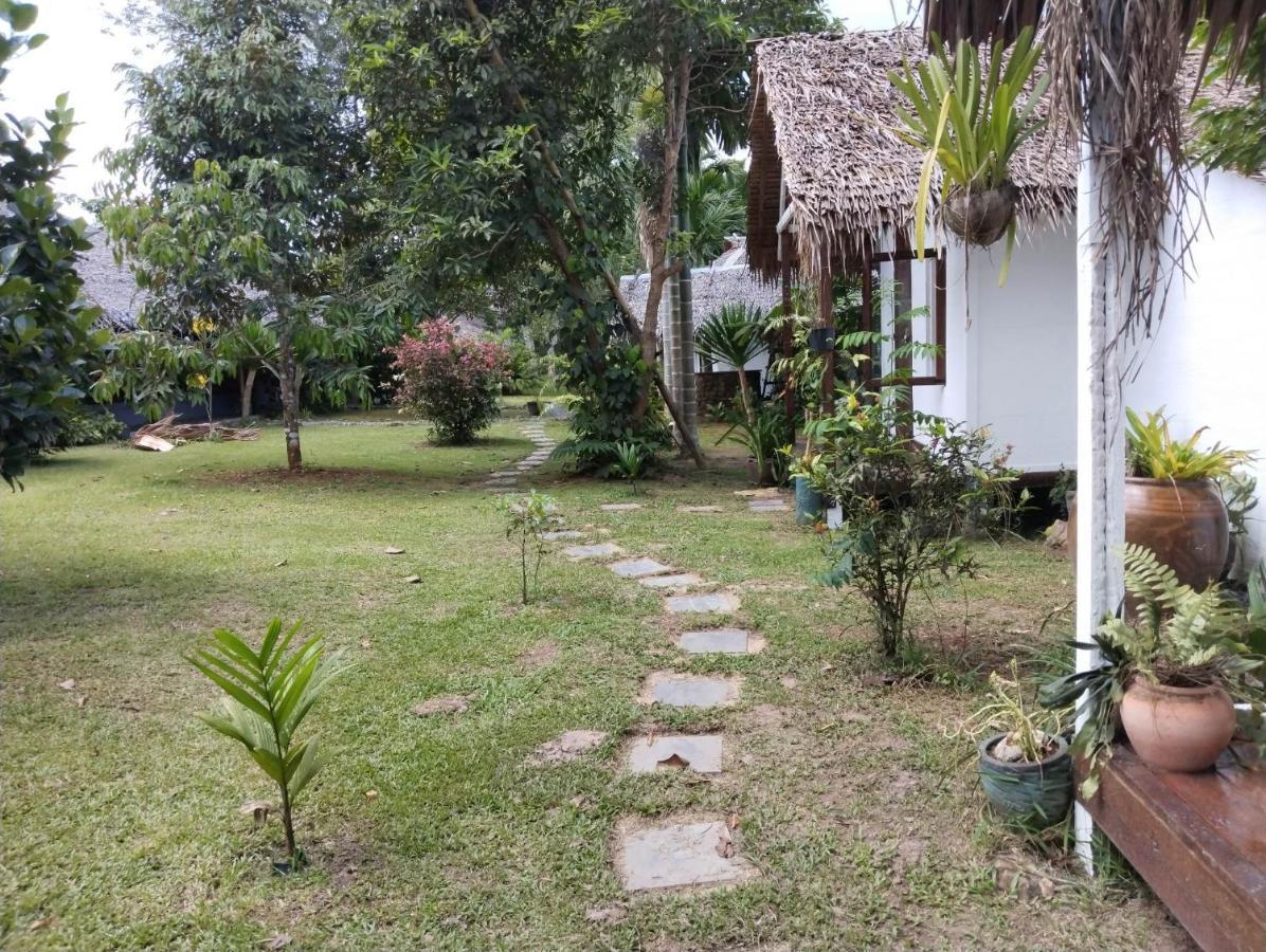 Baan Farang Phra Saeng * Ban Nam Dam
